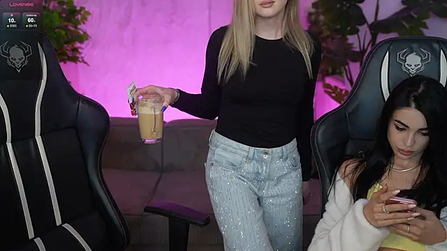 Tina Breeze online show from March 23, 8:20 am