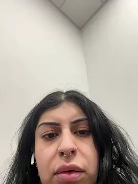 ThickerThanYoBitch online show from May 22, 9:29 am