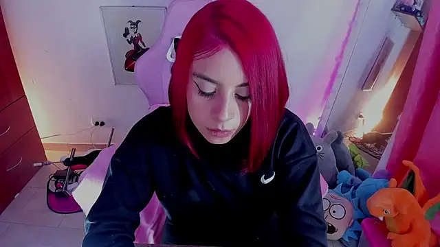 saralolo420 online show from April 18, 11:26 pm