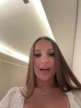 Syka0001 online show from June 12, 3:31 pm