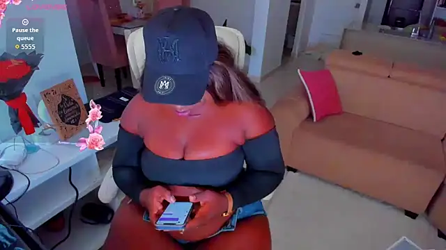 Naomii King online show from March 6, 10:49 pm