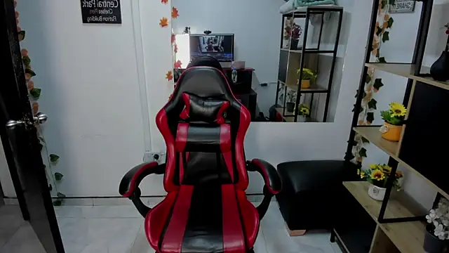 LilithCooperr  online show from December 16, 10:26 pm