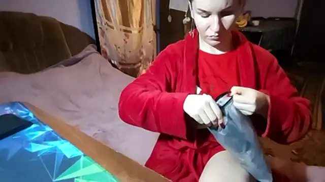  Kitti  online show from February 12, 7:48 pm