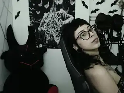 dakota krall   online show from March 27, 2:35 am