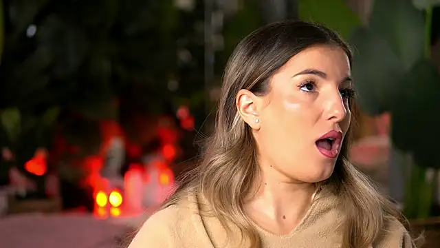 KellyMathews online show from January 12, 1:11 am