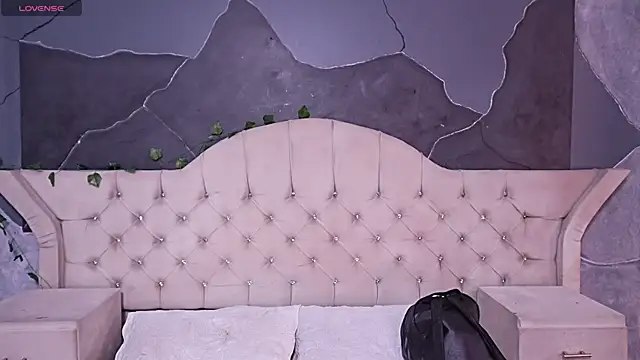 AmberGreyy  online show from April 16, 5:45 pm