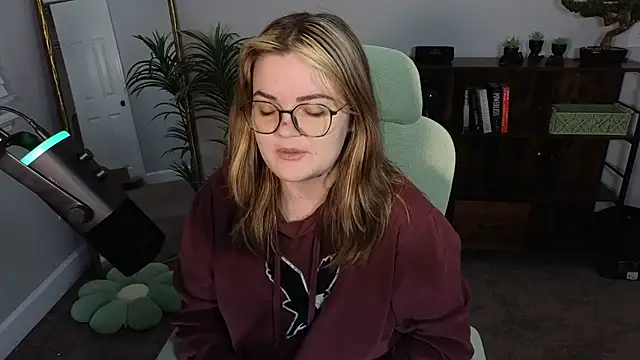 Snapshot of Briiantix chatting on September 22, 2:21 am Briiantix online show from September 22, 2:21 am