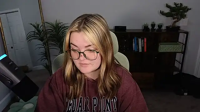 Snapshot of Briiantix chatting on September 17, 3:04 am Briiantix online show from September 17, 3:04 am