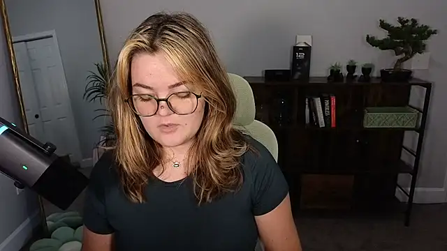 Snapshot of Briiantix chatting on September 26, 3:48 am Briiantix online show from September 26, 3:48 am