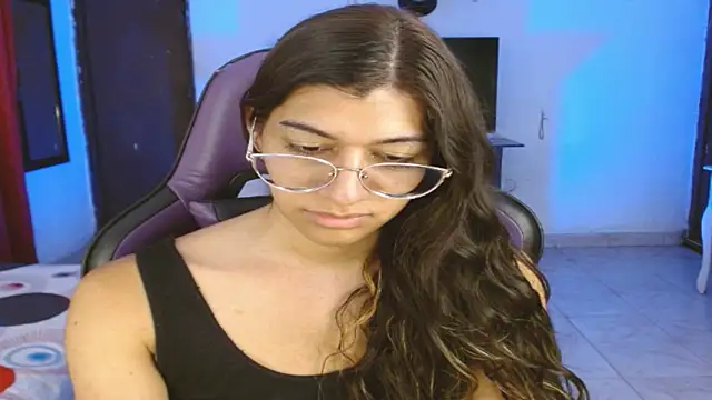 engielphoenis14 online show from April 10, 9:10 pm