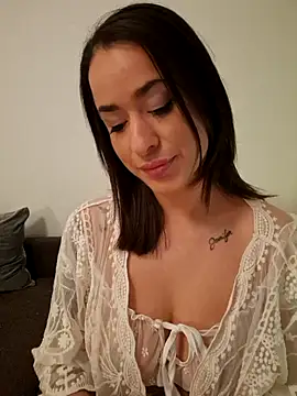 LydiaMaus96 online show from December 17, 1:44 am