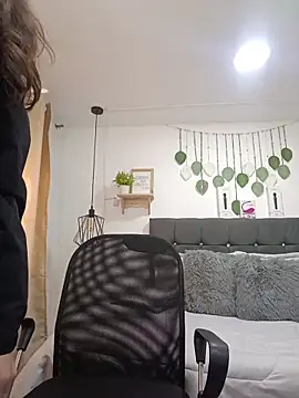 karlamorris  online show from November 7, 2:44 pm