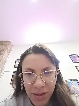 karlamorris  online show from November 11, 1:30 pm