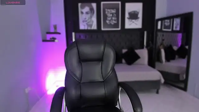 renee shelby  online show from January 31, 8:18 pm