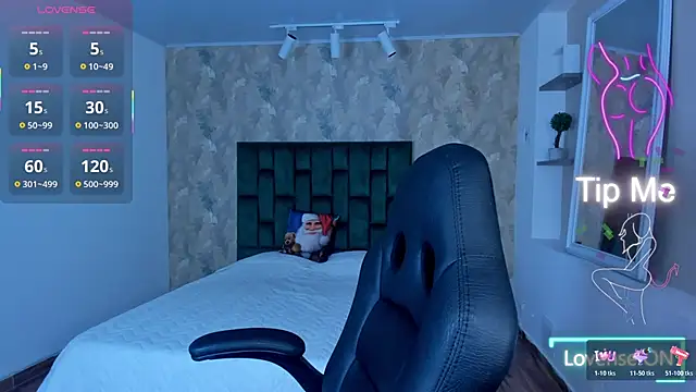 april dumont online show from December 18, 2:55 pm