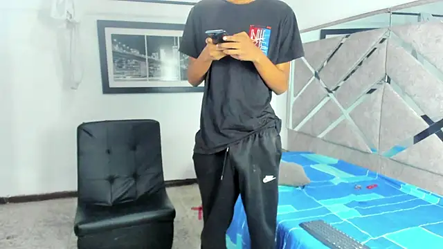 EvaxEmma online show from October 9, 1:59 pm