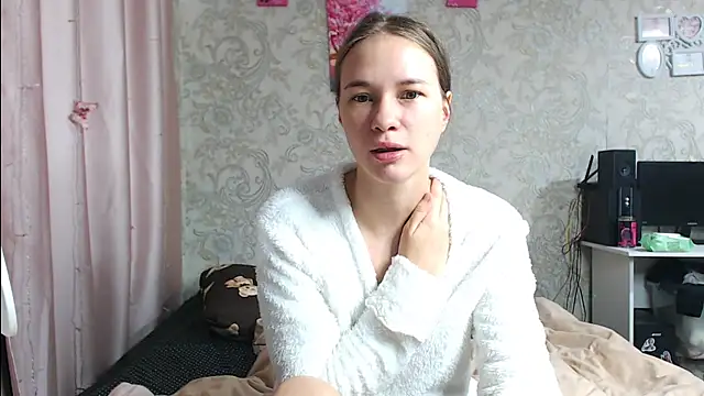Snapshot of leila_bambi_ chatting on October 17, 9:23 am leila bambi online show from October 17, 9:23 am