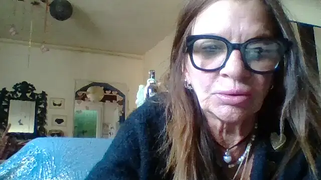 gildamilf online show from March 30, 1:11 pm