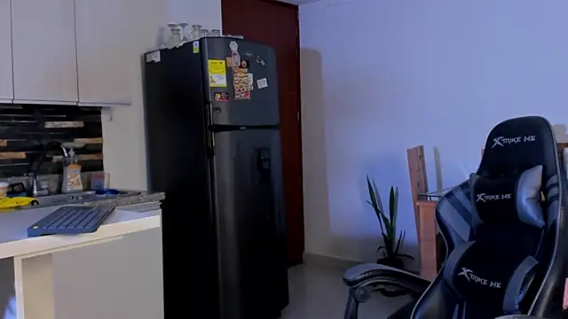 Amypond   online show from April 7, 10:23 pm