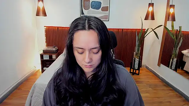 KatherineBond online show from February 7, 9:51 pm