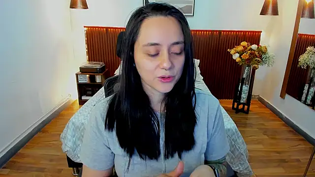 KatherineBond online show from March 26, 7:04 pm