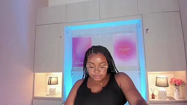 tamaraa smiith online show from May 27, 1:57 am