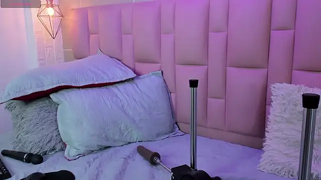 Abbyadams online show from March 11, 3:33 am