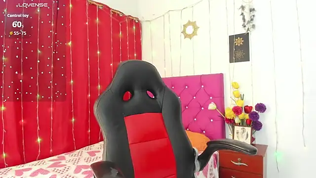 AishaAmin  online show from March 19, 12:31 pm