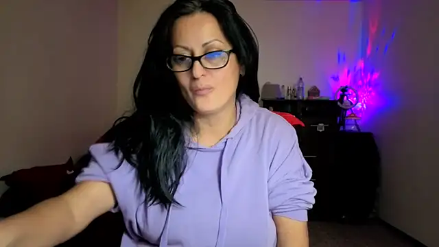 YourDreamLoverr online show from November 1, 12:48 am