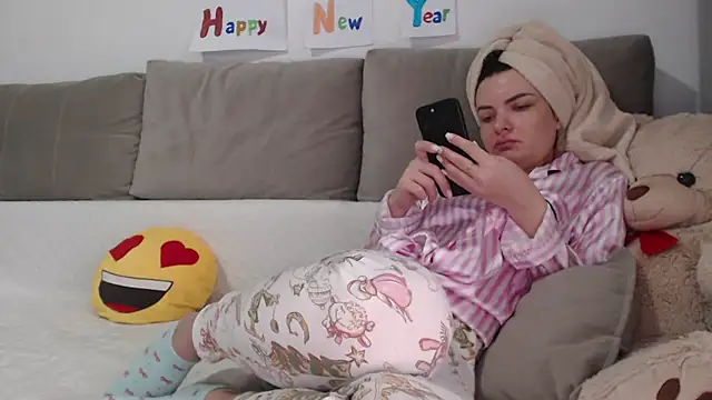  JustmeHere  online show from February 8, 9:46 am