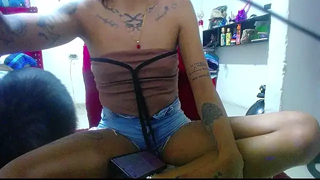 Snapshot of Triogirlhorny_ chatting on October 14, 1:52 am Triogirlhorny  online show from October 14, 1:52 am