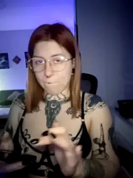 divine eve online show from February 9, 7:05 pm