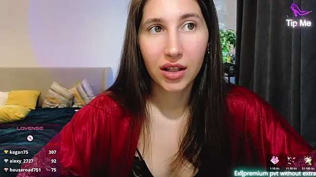 marrycolins online show from April 11, 6:30 am