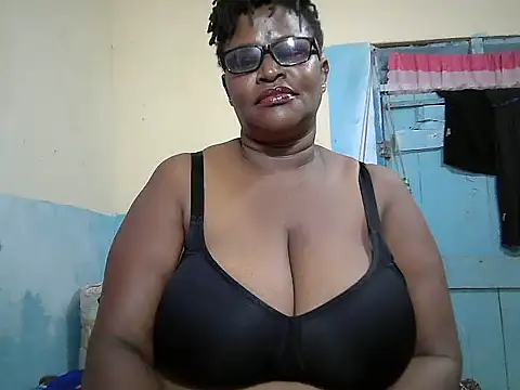 sexy bigboobss online show from February 5, 6:33 pm