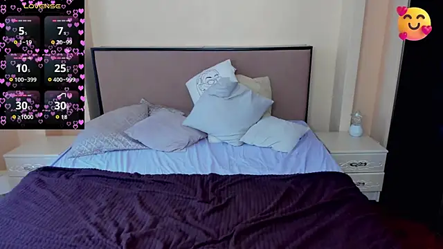 PerfectJulllia online show from March 25, 7:11 am