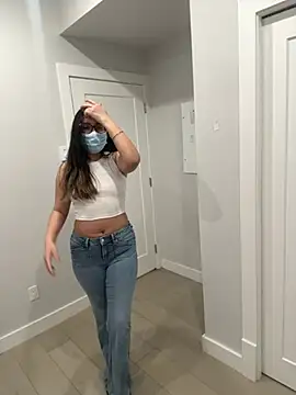 jAsMinE678 online show from March 14, 4:46 am