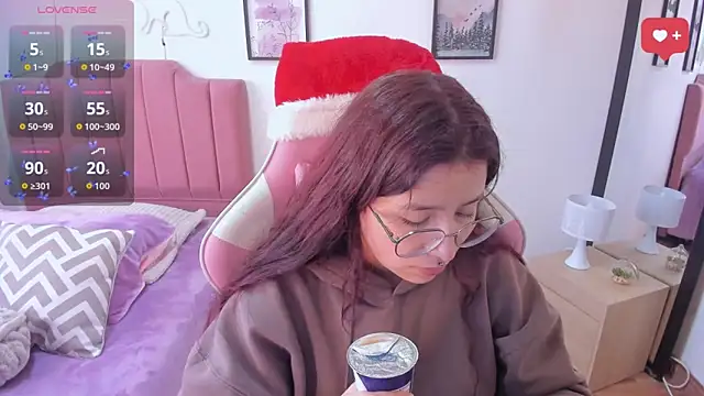 Amy joones online show from December 18, 3:28 pm