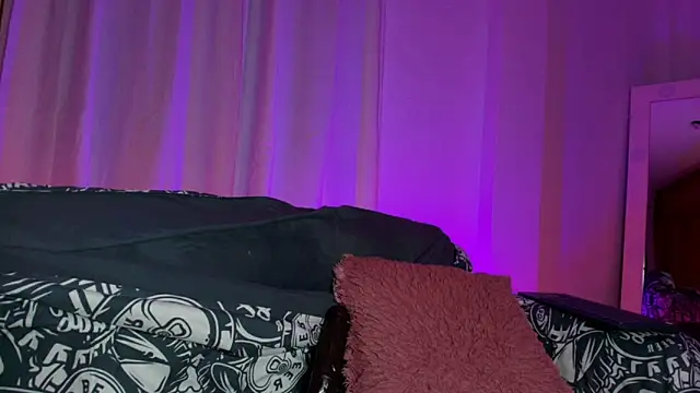 emy colee online show from March 14, 6:58 am