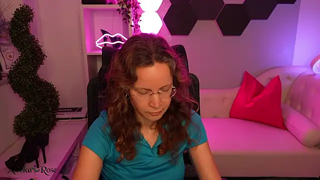 AnnikaRose online show from February 13, 7:21 am