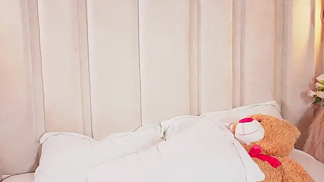 bonniekim  online show from January 13, 1:44 am