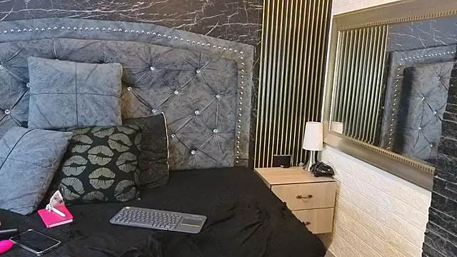 charlotte  G online show from January 31, 7:11 pm