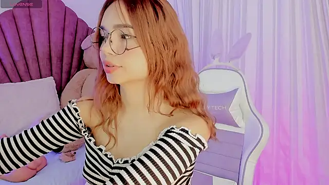 Snapshot of Lovely_celestte chatting on October 16, 7:38 pm Lovely celestte online show from October 16, 7:38 pm