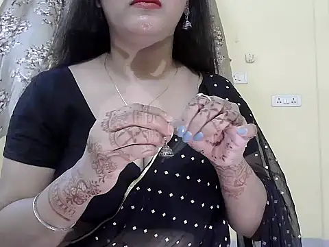 Model-Tanya online show from April 19, 12:05 pm