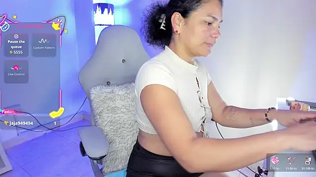 amelyaDreams online show from January 8, 7:40 pm