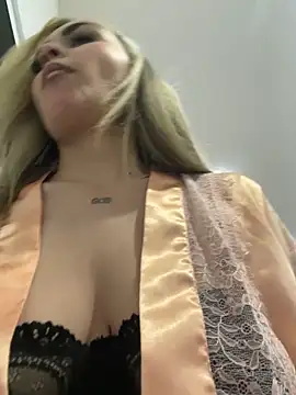 emma oxford online show from April 9, 12:02 am