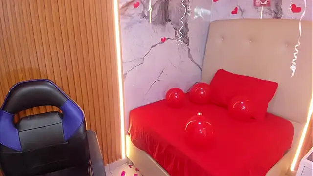 LAILAMORFY online show from February 14, 12:40 pm