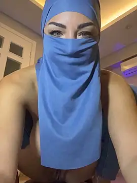 Snapshot of Amberonee31 chatting on October 20, 8:34 pm Amberonee31 online show from October 20, 8:34 pm