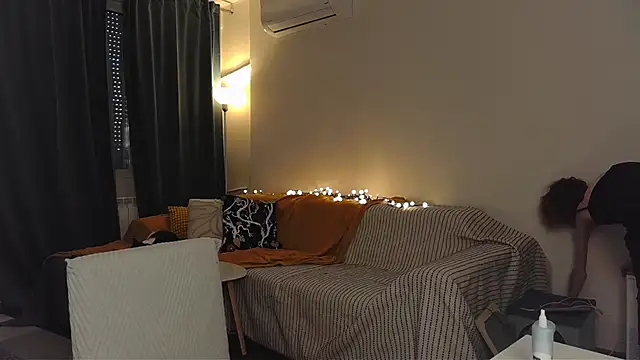 amber quell here online show from April 11, 3:27 pm