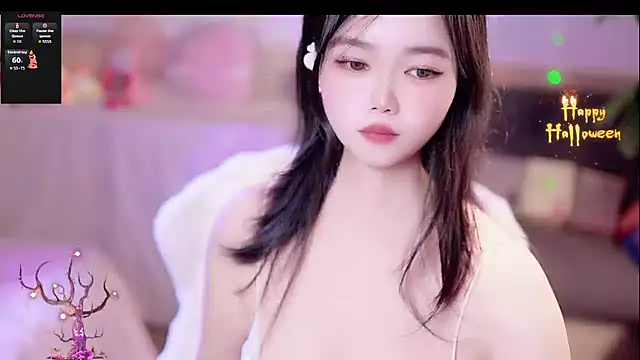 lily-Olivia online show from November 1, 10:41 am