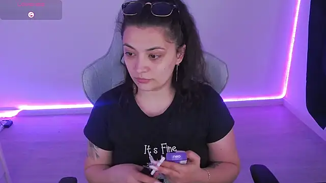 LuciaLoca online show from April 12, 3:04 pm